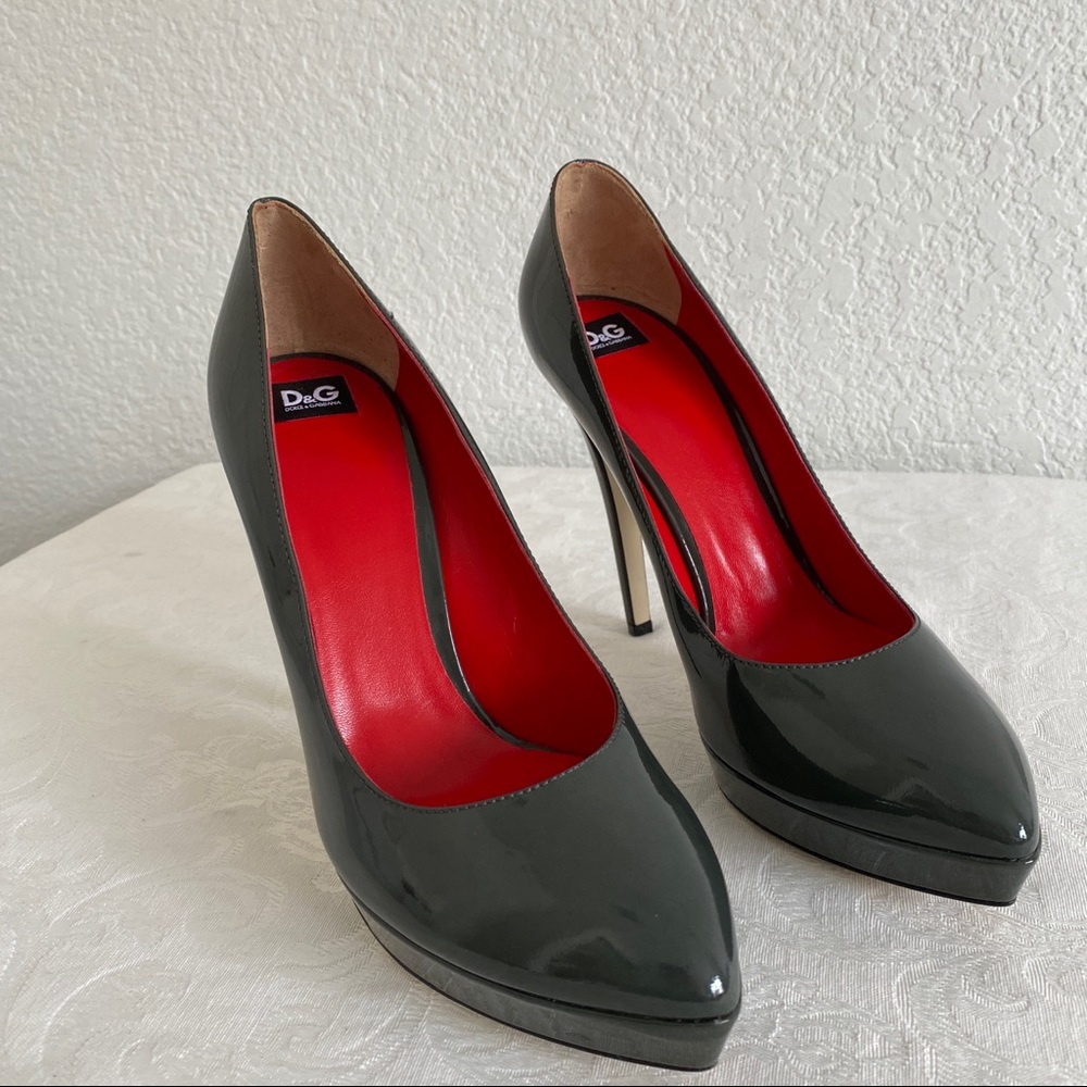 Dolce & Gabbana gray patent leather pumps
